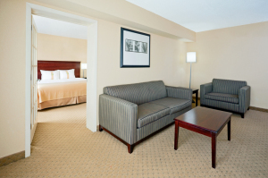 suite at holiday inn east windsor